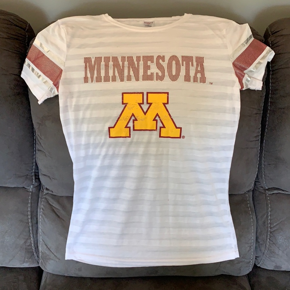 MN gopher t-shirt